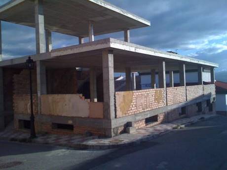 abandoned-construction