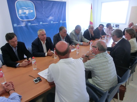 PP bigwigs Gonzalez Pons and Javier Arenas meeting with victims' representatives