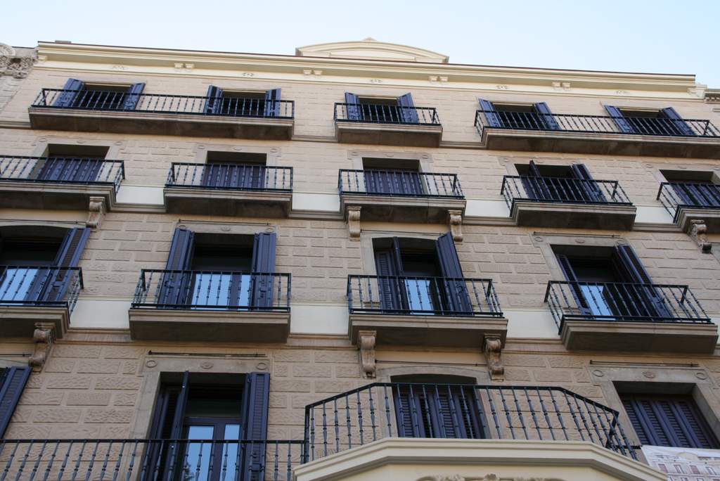 Expert guide to buying apartments for sale in Barcelona city Spain