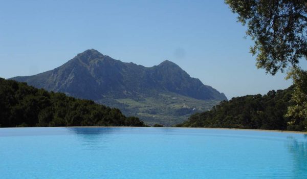 properties with swimming pools in Spain