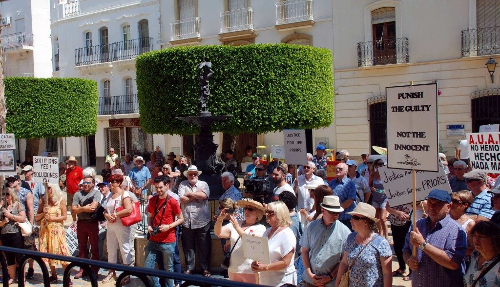 British expats in Spain demonstrating in support of the Priors.