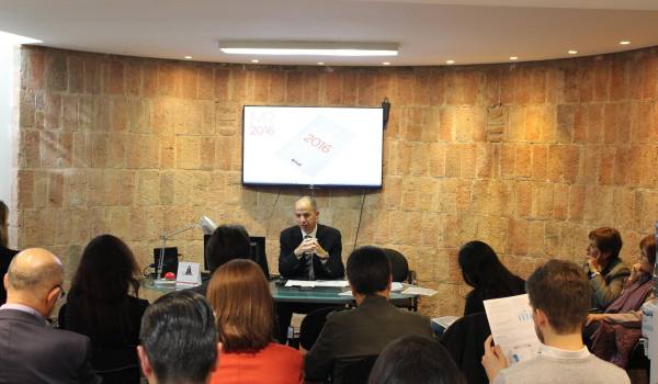 Guifré Homedes Amat presenting the 2016 Barcelona property market report to local media