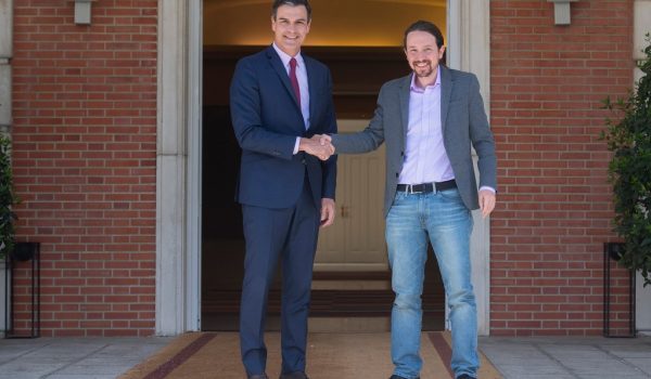 Acting President Pedro Sánchez (left) meets Podemos General Secretary Pablo Iglesias