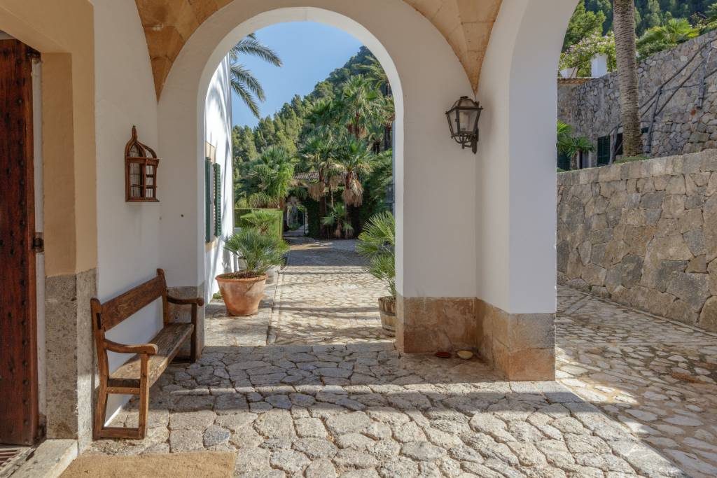 ultra high end spanish property for sale S'Estaca, Mallorca, for sale from owner Michael Douglas